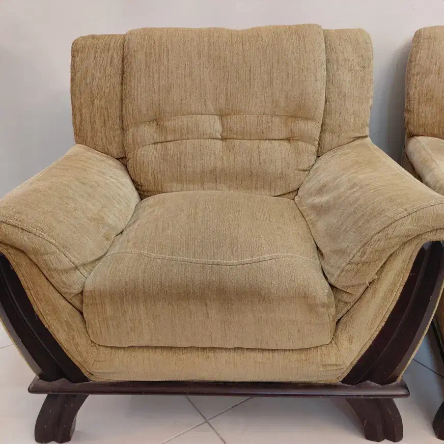 راحتی|مبلمان خانگی و میز عسلی|اصفهان, چشمه باقرخان|دیوار