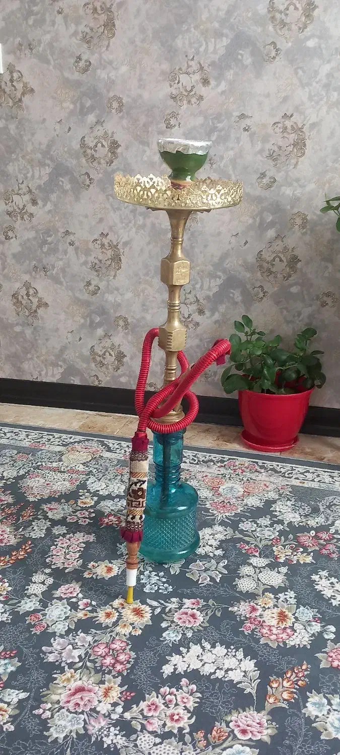 قیلون برجی قدیمی|کلکسیون اشیاء عتیقه|خرم‌آباد, |دیوار