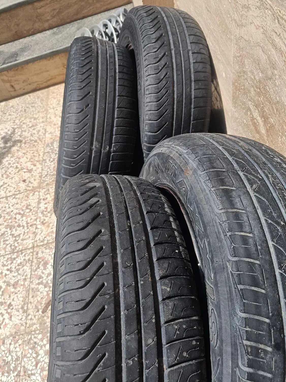 رینگ و لاستیک گلدستون|قطعات یدکی و لوازم جانبی|گلبهار, شهر جدید گلبهار|دیوار