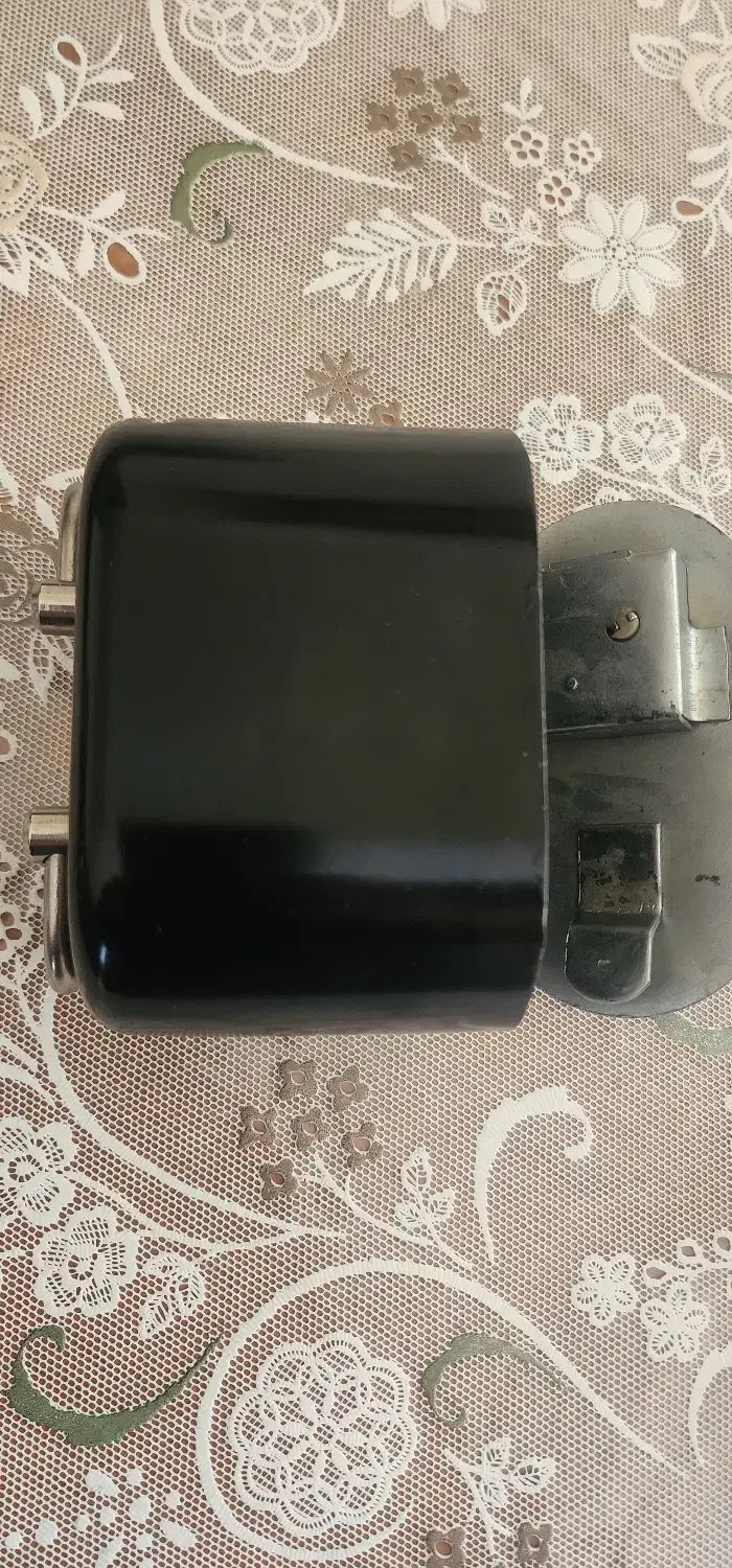 قلک بانک ملی متعلق به ۵۰ سال پیش|کلکسیون اشیاء عتیقه|شیراز, بعثت|دیوار