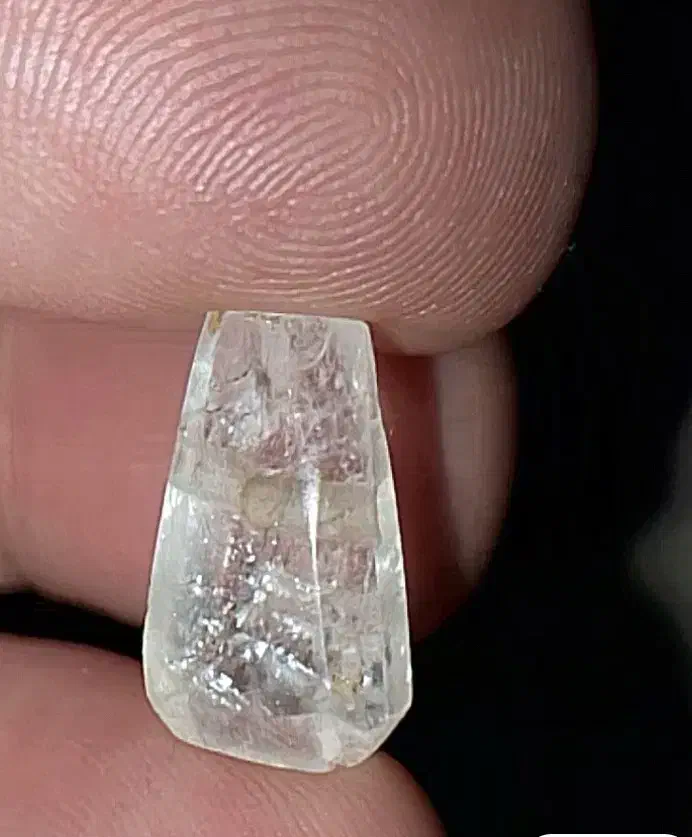 سنگ دور کوهی کهنه|جواهرات|نیشابور, دارایی|دیوار