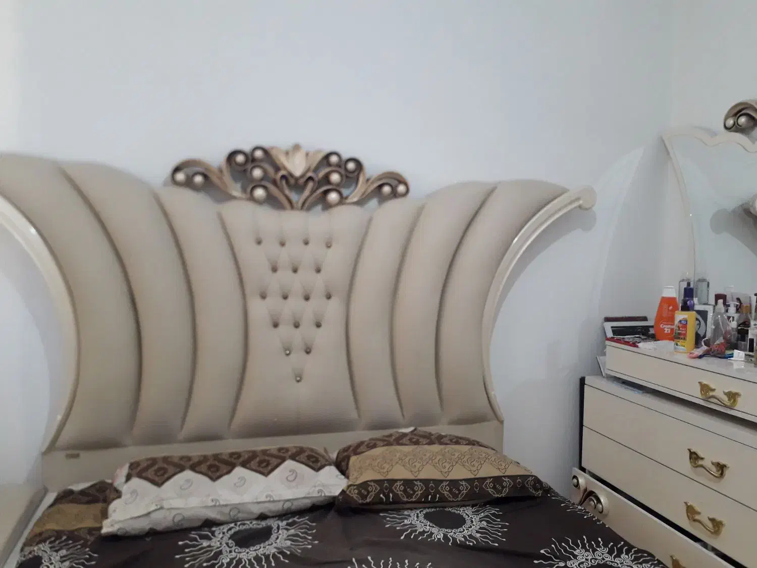 تختخواب دونفره همراه با اینه ودراور|تخت و سرویس خواب|تهران, دریاچه شهدای خلیج فارس|دیوار