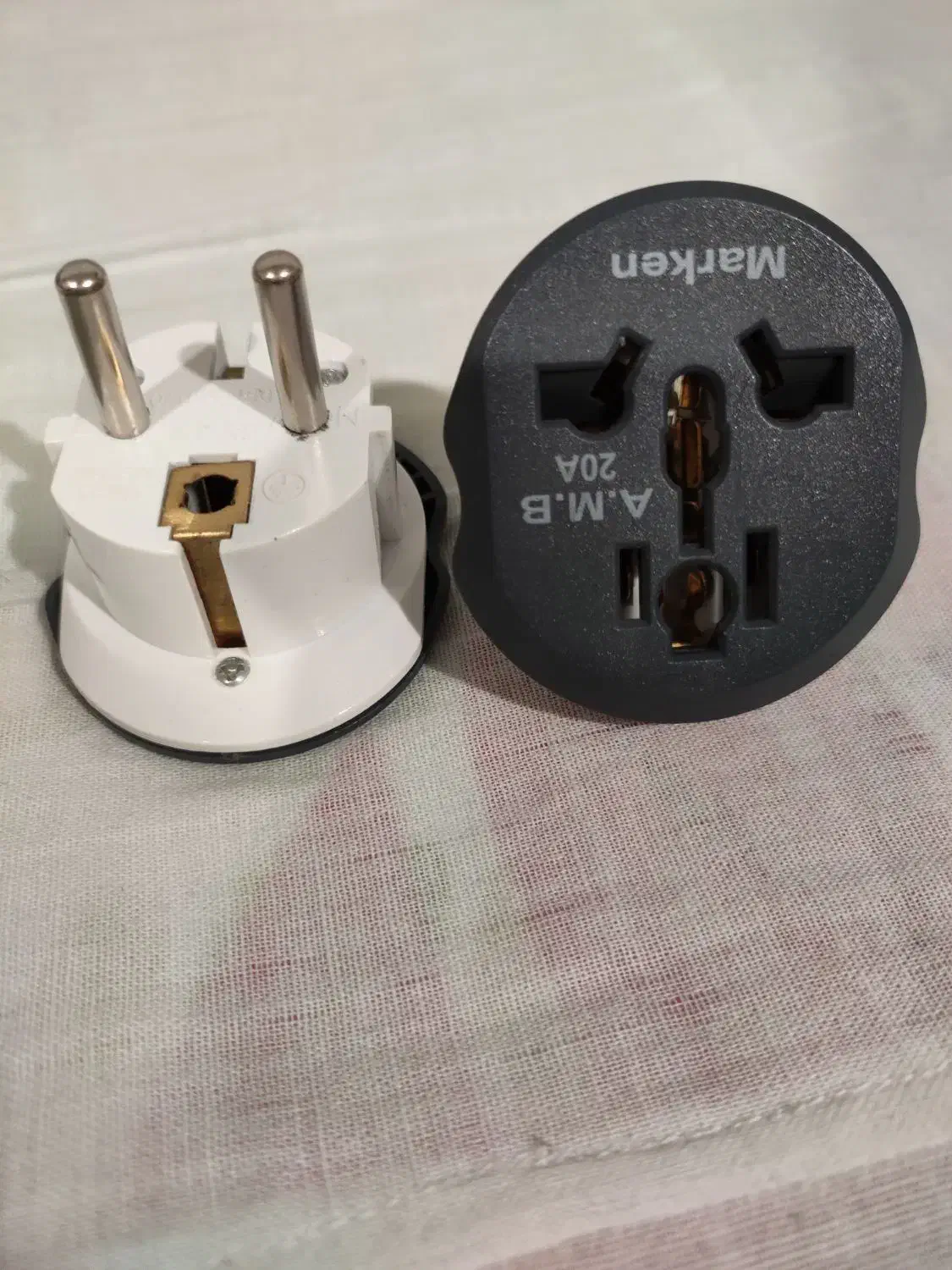 دوشاخه تبدیل 3 به 2 مارکن|لوازم جانبی موبایل و تبلت|سهند, |دیوار