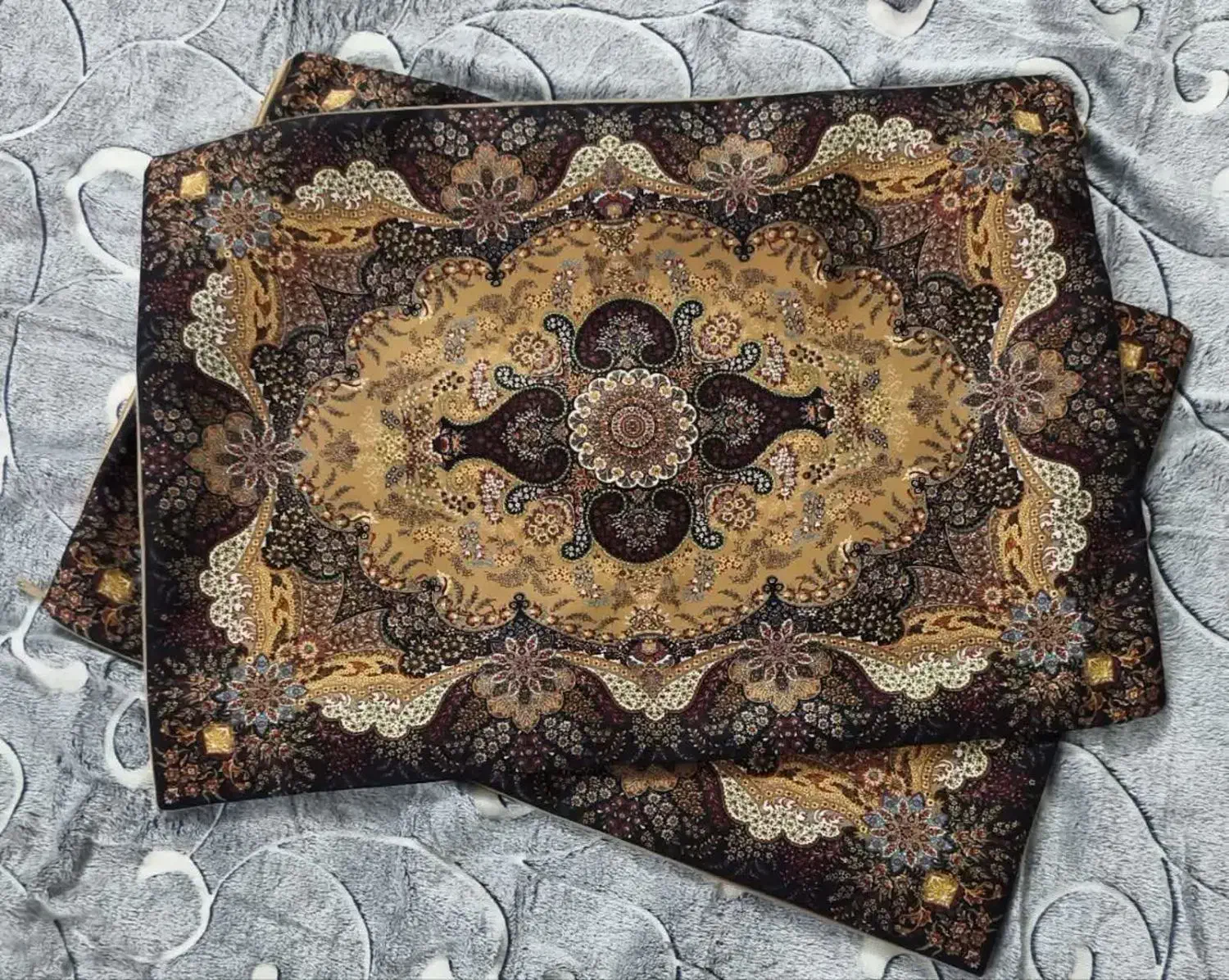 رو بالشی مخمل|سرویس روتختی|قم, بنیاد|دیوار