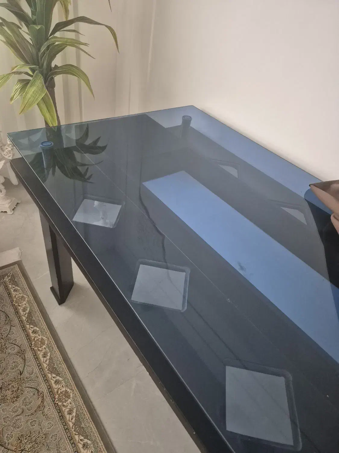 میز|میز و صندلی غذاخوری|املش, |دیوار