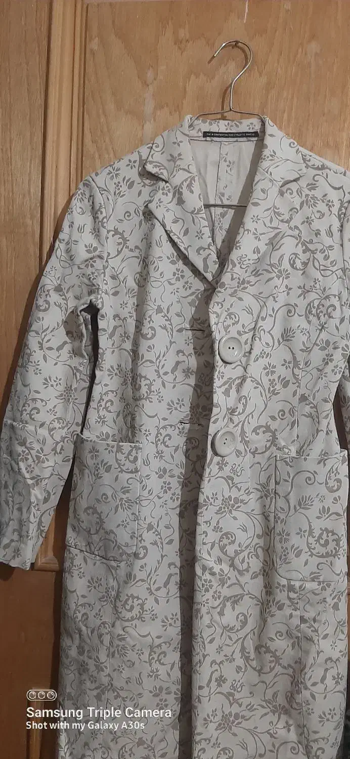 ترنچ کت و بارونی|لباس|طرقبه, |دیوار