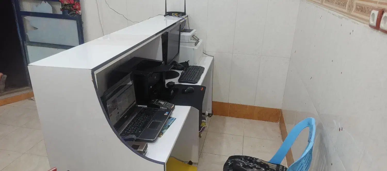 میز|میز تحریر و کامپیوتر|آبادان, |دیوار