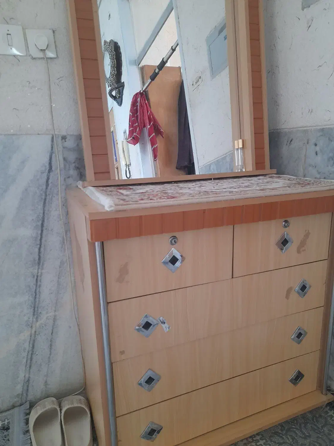 دلاور|جاکفشی، کمد، دراور|یزد, |دیوار