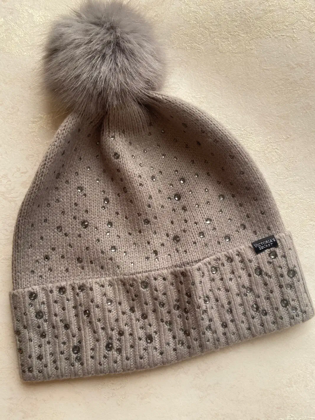 کلاه بافت ویکتوریاسکرت|لباس|اصفهان, عسگریه|دیوار