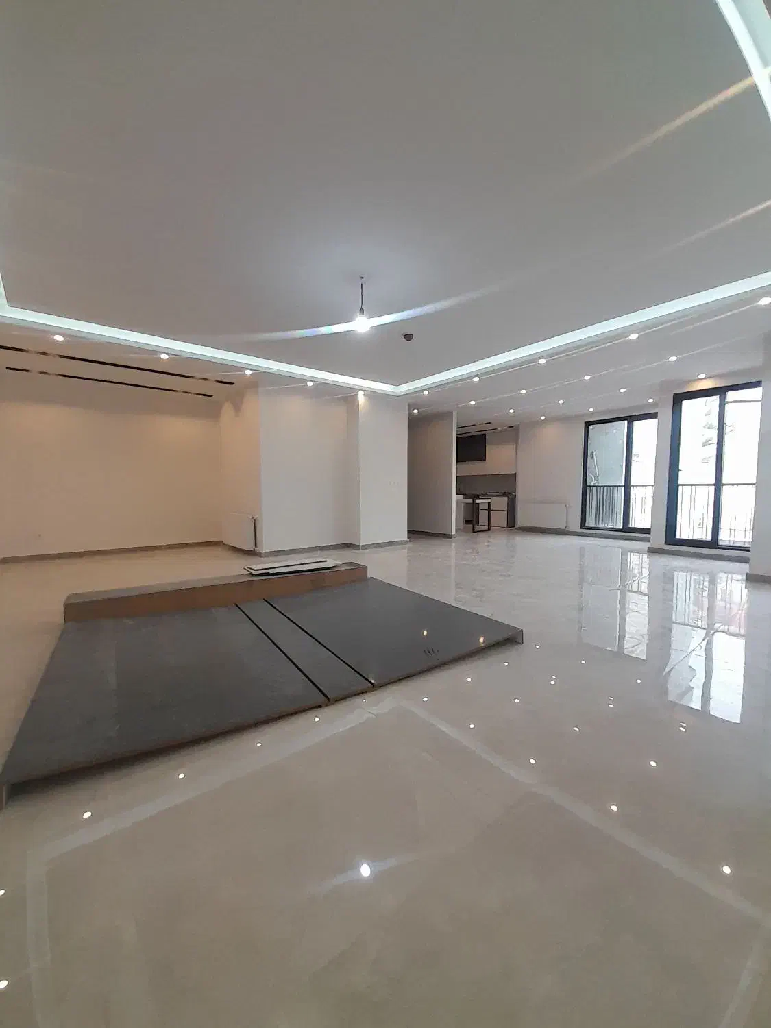 آپارتمان۱۸۰متری۳خوابه تک واحدی درمنظریه کوچه بهرام|فروش آپارتمان|رشت, منظریه|دیوار