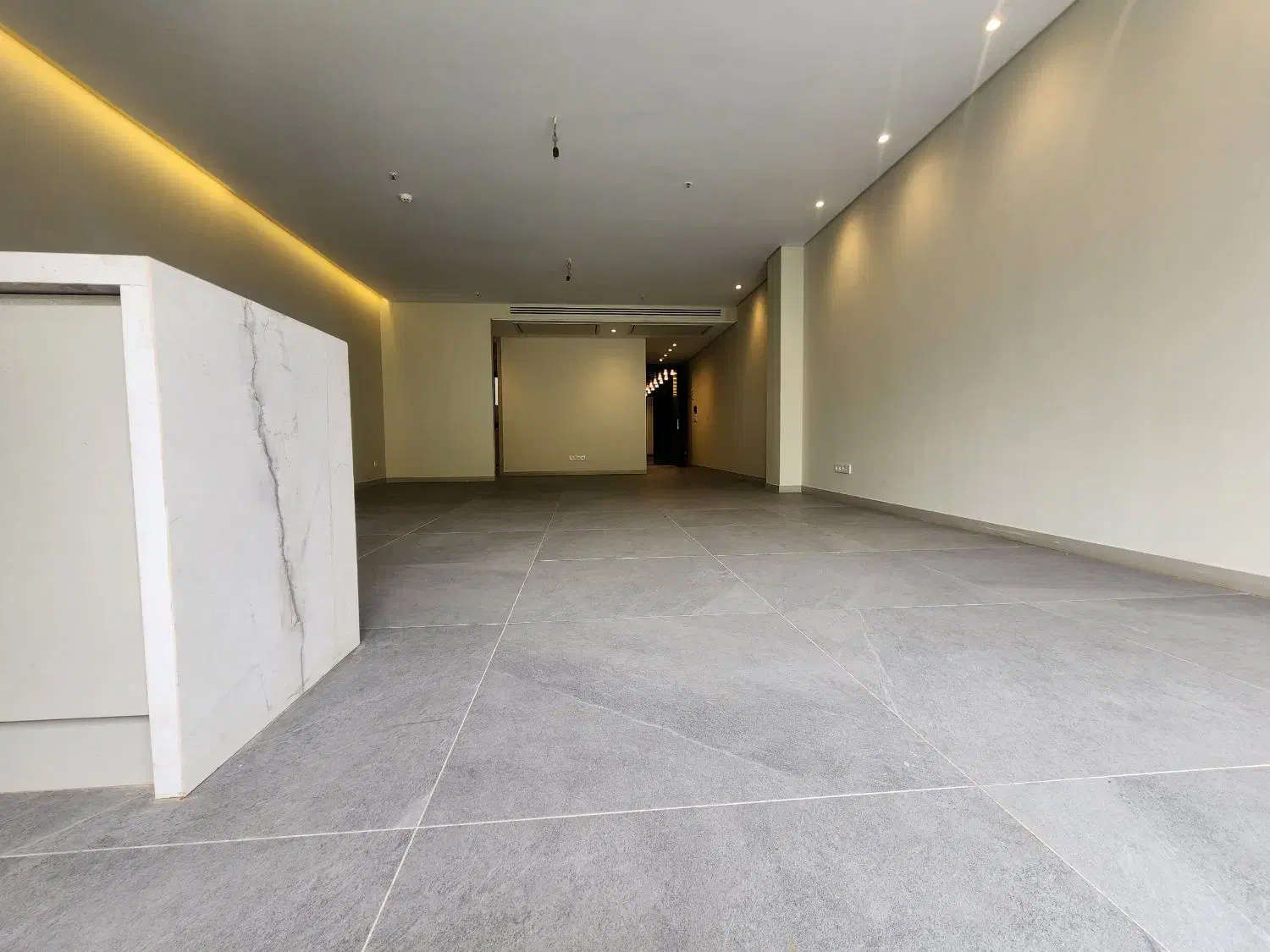 اپارتمان ۱۷۰متر نوساز مدرن و ۲ پارکینگ