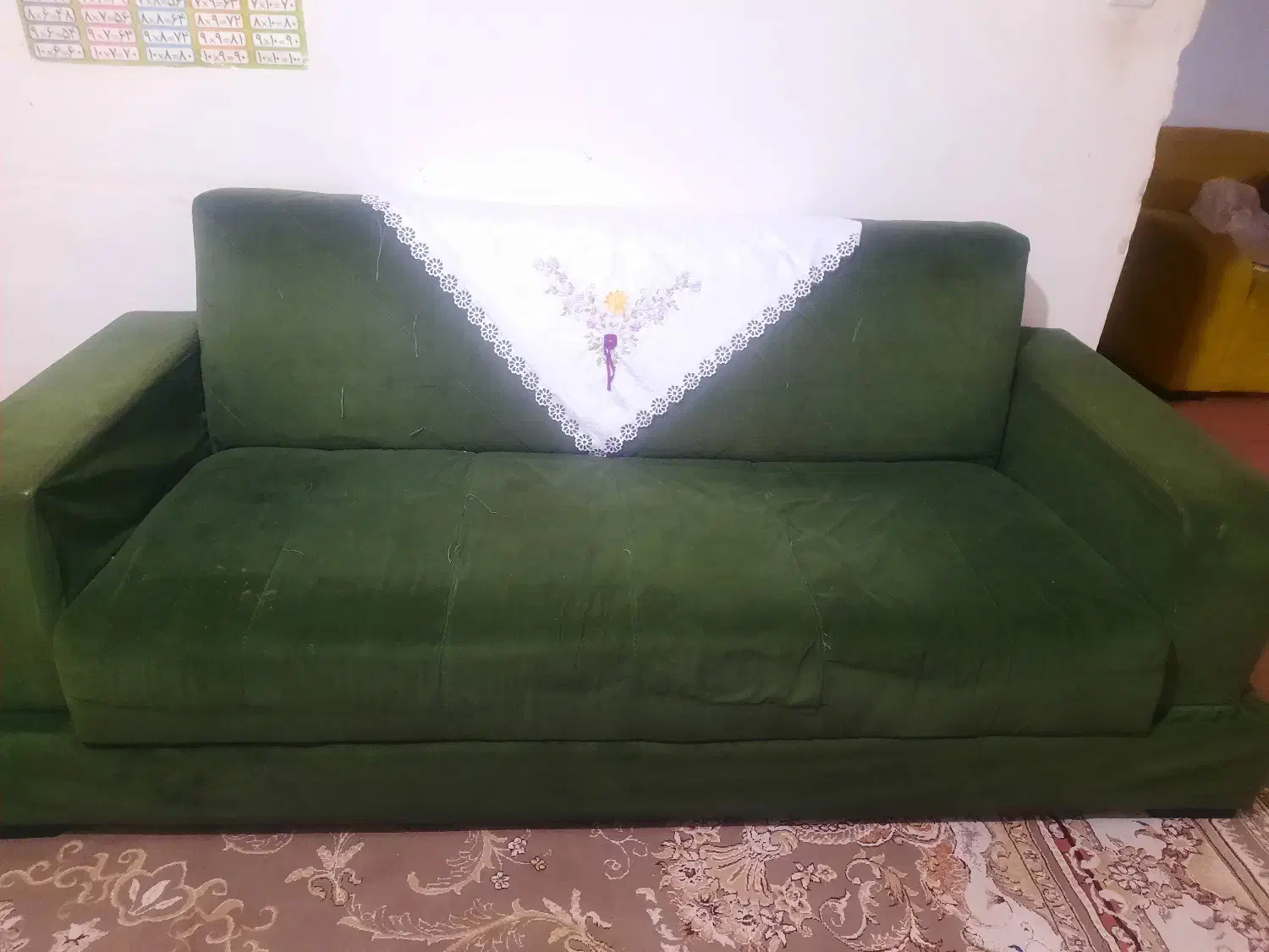 مبل هفت نفره، میز نهار خوری،میز تلفن و کمد کودک|مبلمان خانگی و میز عسلی|رباط‌کریم, شهرک والفجر|دیوار