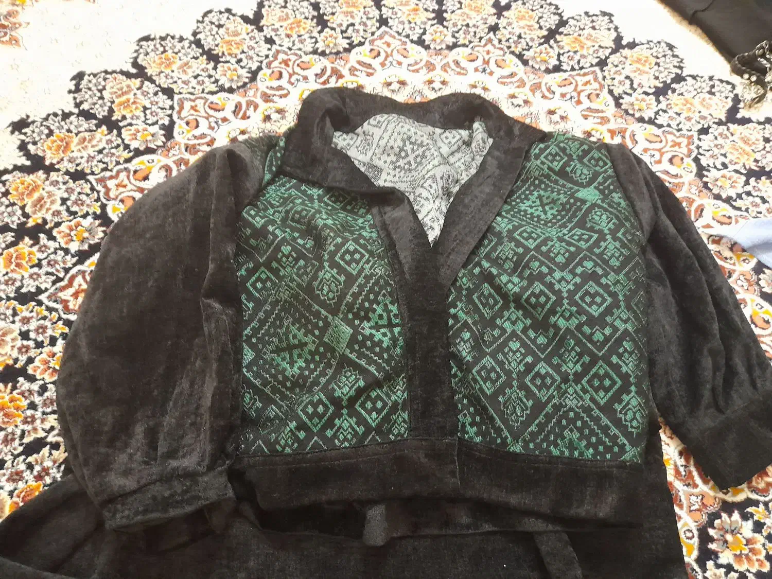 کت وسارافون مخمل|لباس|نهاوند, |دیوار