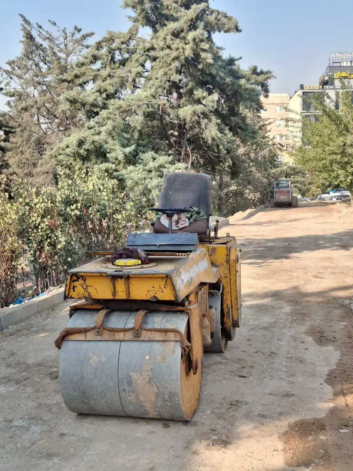 اجاره غلطک وزن۲ الی1تناژدوچرخ آهنی ماشینی کمپکی|خدمات حمل و نقل|احمدآبادمستوفی, |دیوار