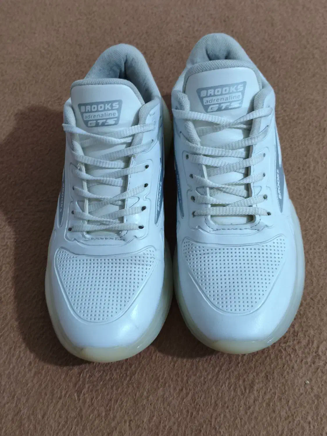 کتونی بروکس اورجینال کفی ژله ای ۴۳|کیف، کفش، کمربند|ماهدشت, |دیوار