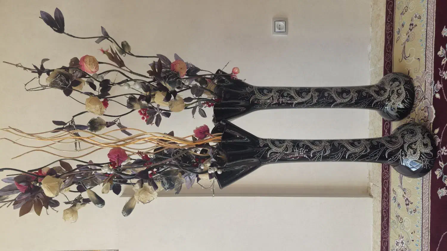 گلدان شیشه ای، همراه شاخه گل مصنوعی|صنایع دستی و سایر لوازم تزئینی|سنندج, |دیوار