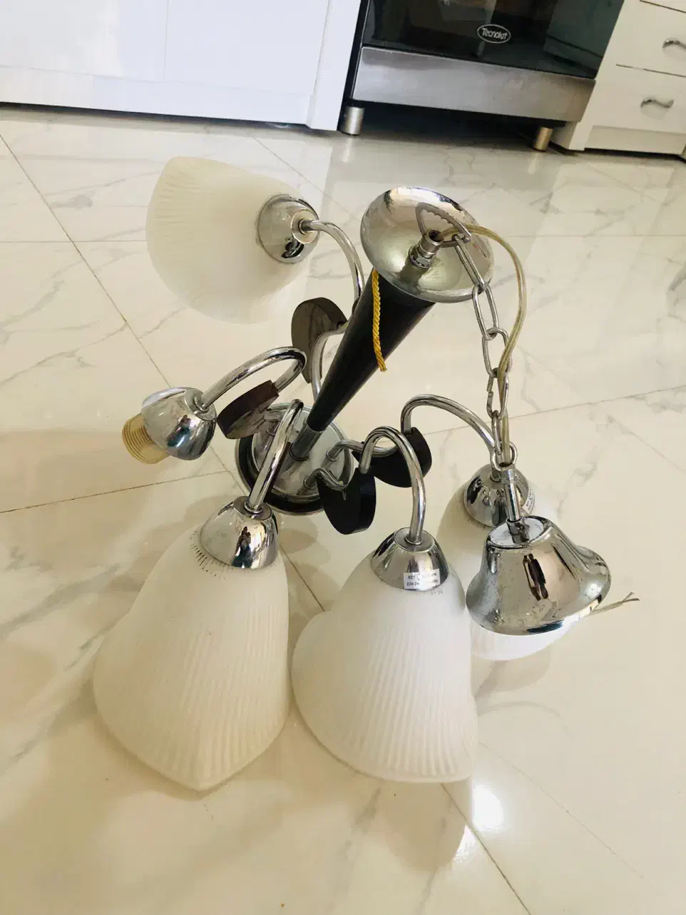 جاکفشی،لوستر،جارو برقی|جاکفشی، کمد، دراور|کاشمر, |دیوار