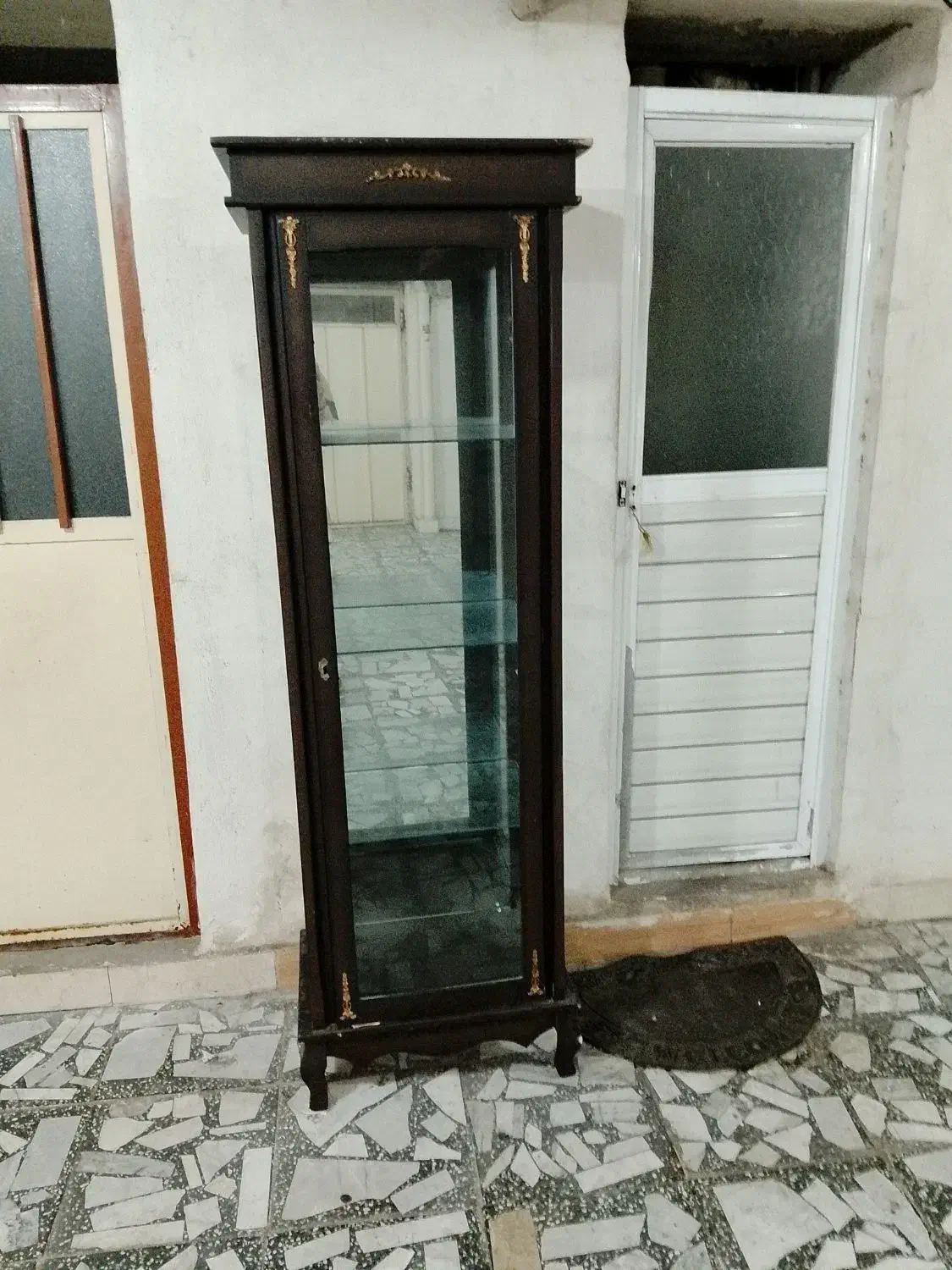 بوفه کاملن سالم|بوفه، ویترین، کنسول|رشت, باهنر|دیوار