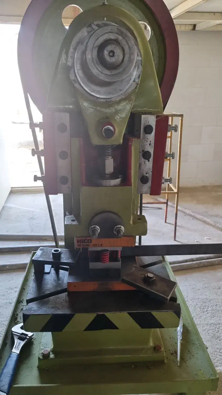 استخدام نیرو اپراتور دستگاه خم و برش ورق|استخدام صنعتی، فنی، مهندسی|جهرم, |دیوار