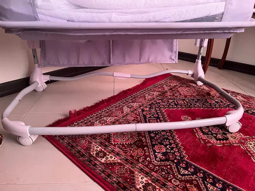 گهواره برقی ماستلا تخت کنار مادر|تخت و صندلی بچه|تهران, دریاچه شهدای خلیج فارس|دیوار