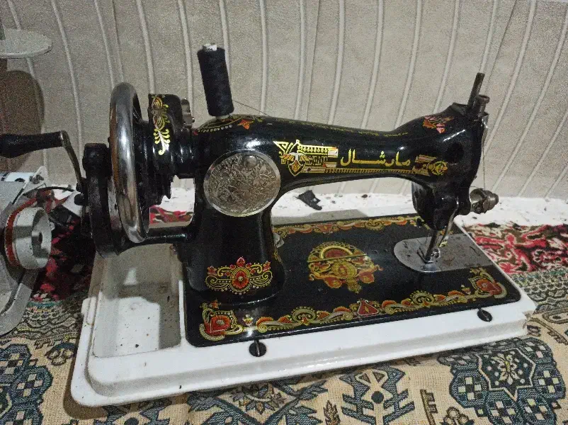 سردوز سه نخ وچرخ خیاطی دستی مارشال|چرخ خیاطی و ریسندگی|فسارود, |دیوار