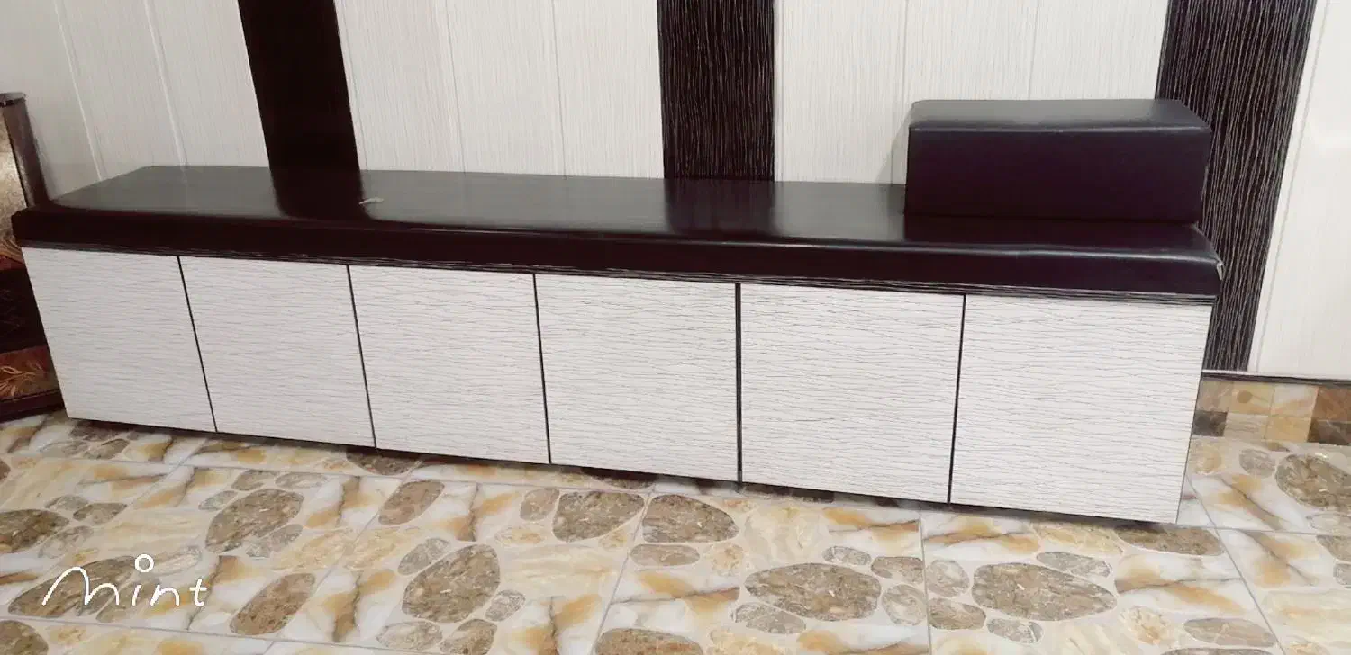 دکوراسیون آرایشگاه مردانه|آرایشگاه و سالن‌های زیبایی|مرودشت, استادیوم‎|دیوار