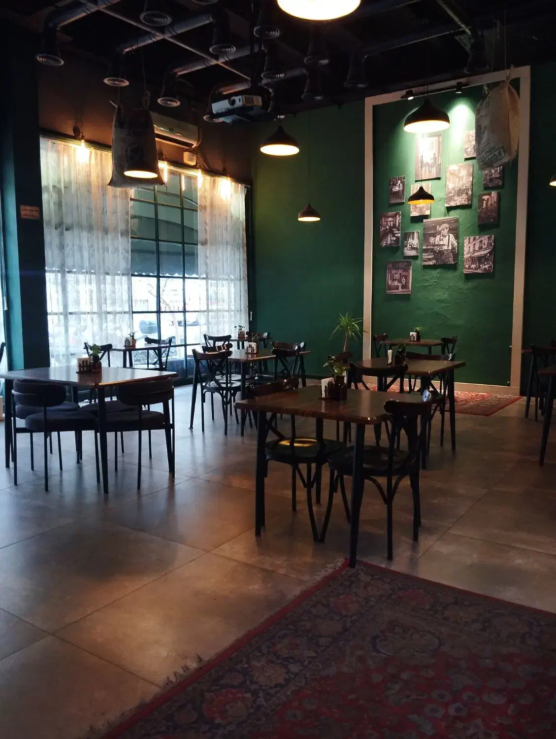 تماشای فوتبال ایرانی و خارجی در کافه باز|گردهمایی و همایش|تهران, فلسطین (میدان انقلاب)|دیوار