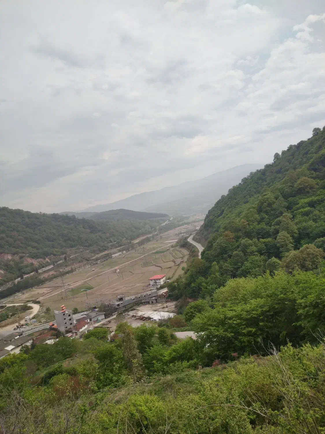 زمین ۲۴۰۰ متر / در ارتفاعات منطقه/قبل از تاکام|فروش زمین و ملک کلنگی|پایین هولار, |دیوار