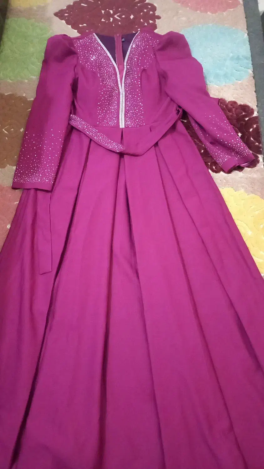 لباس مجلسی|لباس|قدس, شهرقدس|دیوار