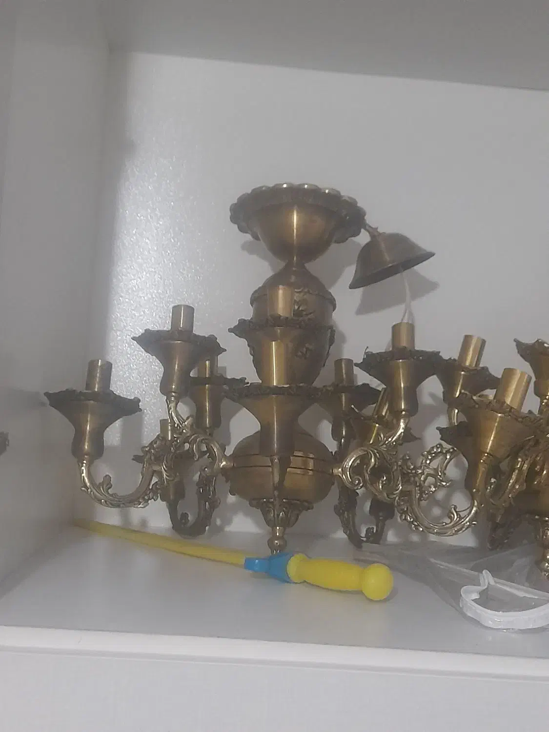 لوستر برنزی|لوستر و چراغ آویز|پردیس, فاز ۸|دیوار