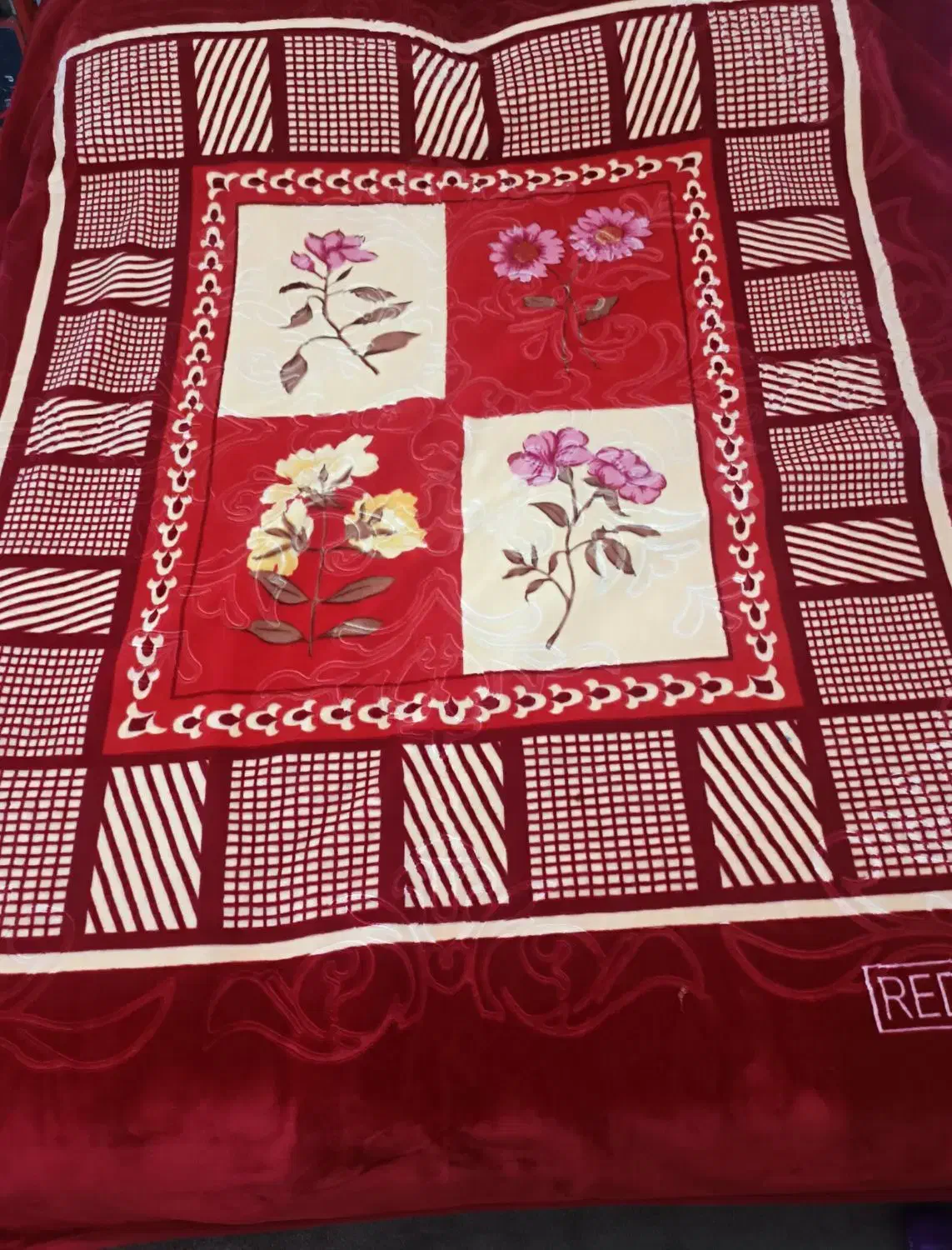 دو عدد پتو ابریشمی ضخیم دولایه|رختخواب، بالش، پتو|هشتگرد, مدرس|دیوار