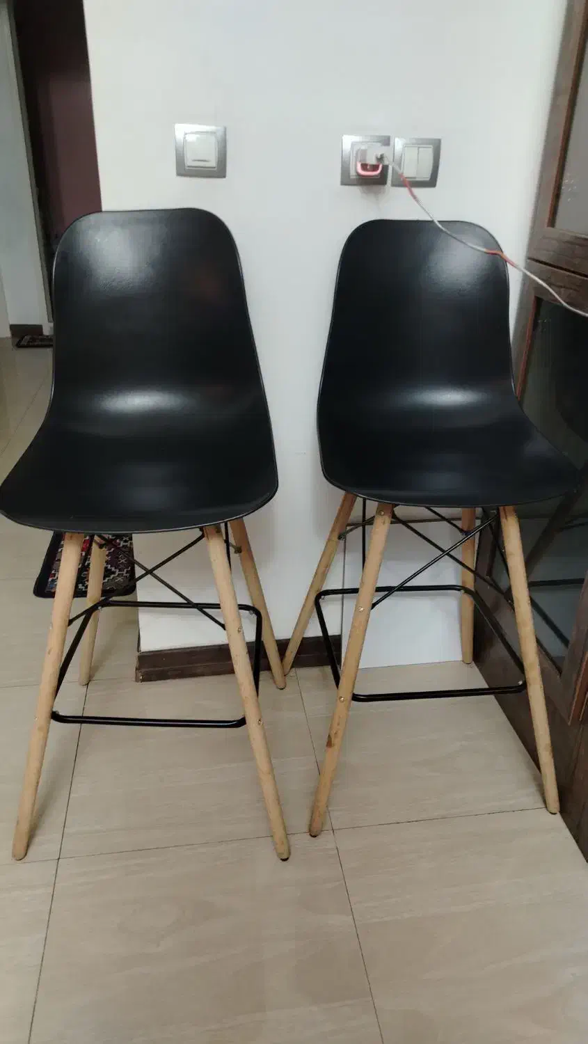 صندلی نشکن|صندلی و نیمکت|شیراز, فرهنگ شهر|دیوار