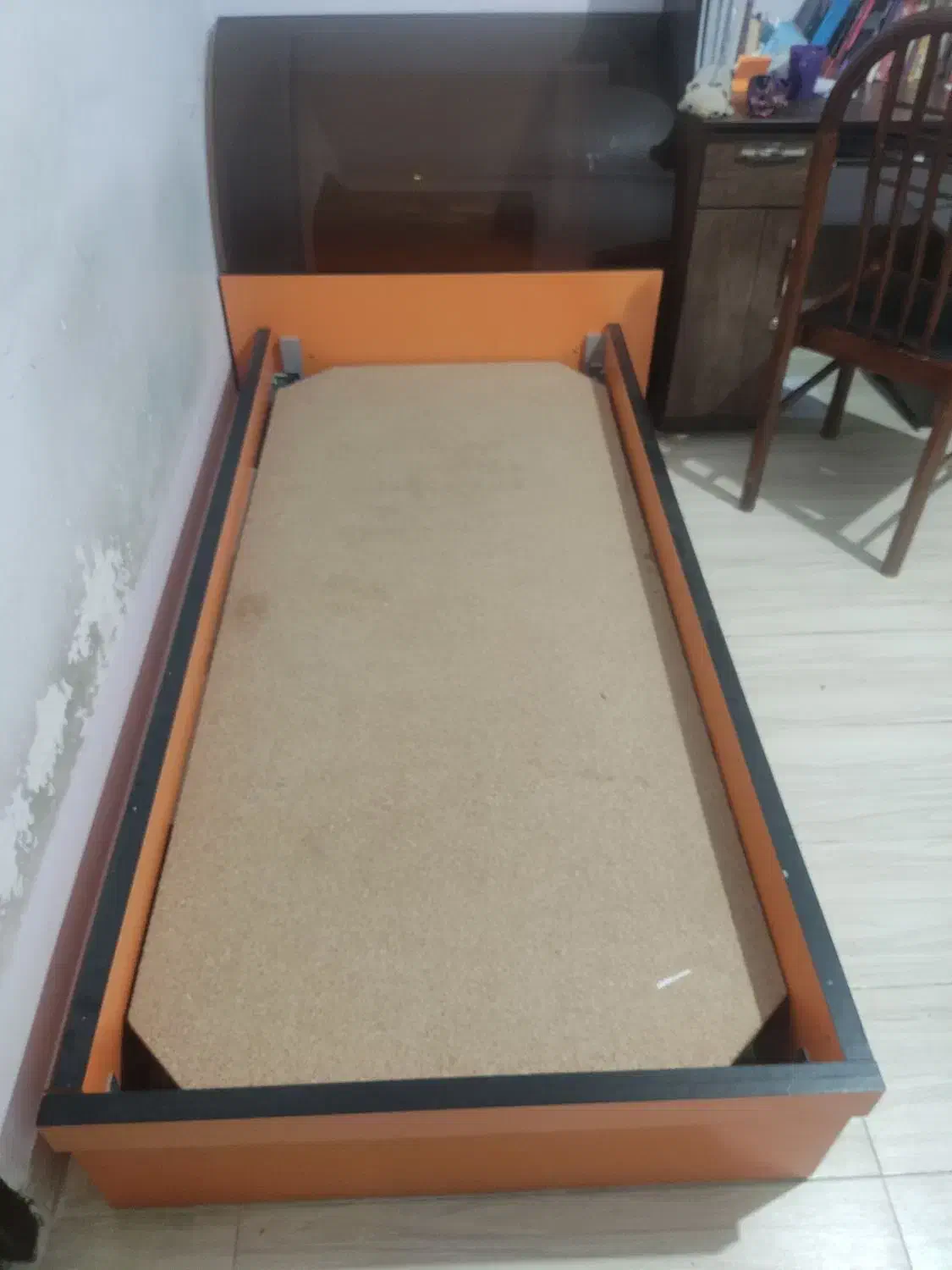تخت ام دی اف شیک و کاملا سالم بدون تشک|تخت و سرویس خواب|سنندج, |دیوار
