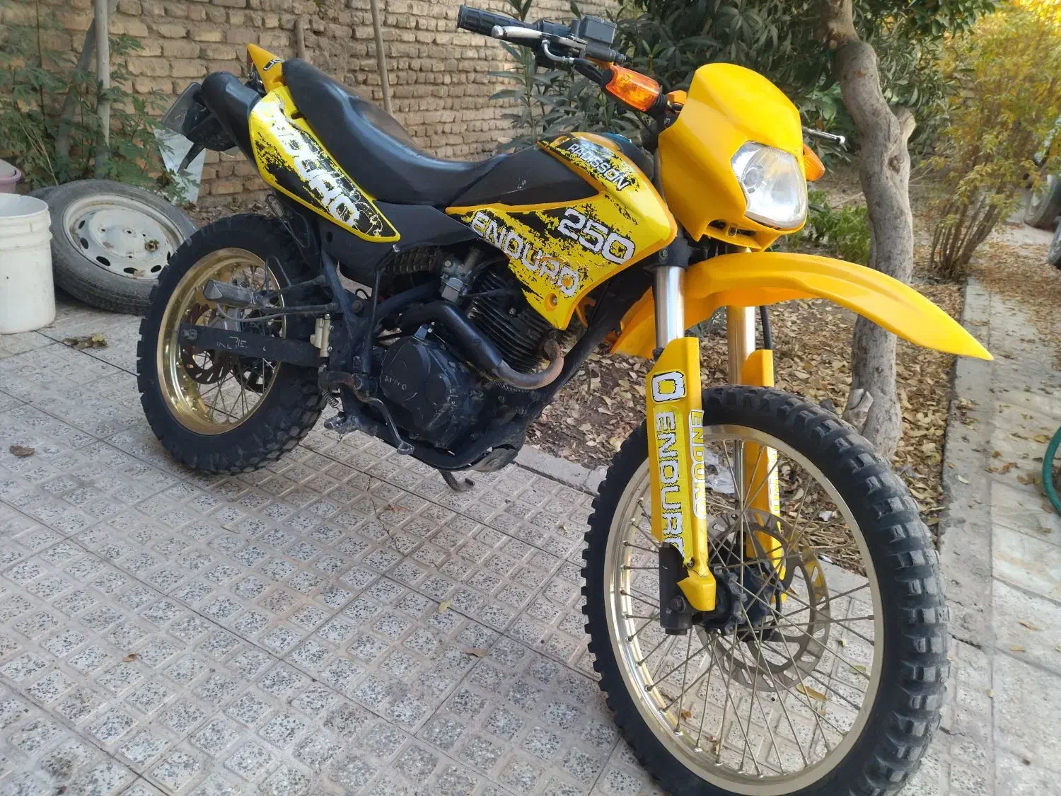 موتور تریل ۲۵۰ رادیسون|موتورسیکلت|فلاورجان, |دیوار