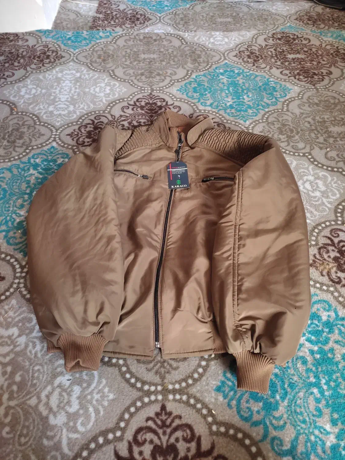 پوشاک|لباس|رشت, لاکان|دیوار