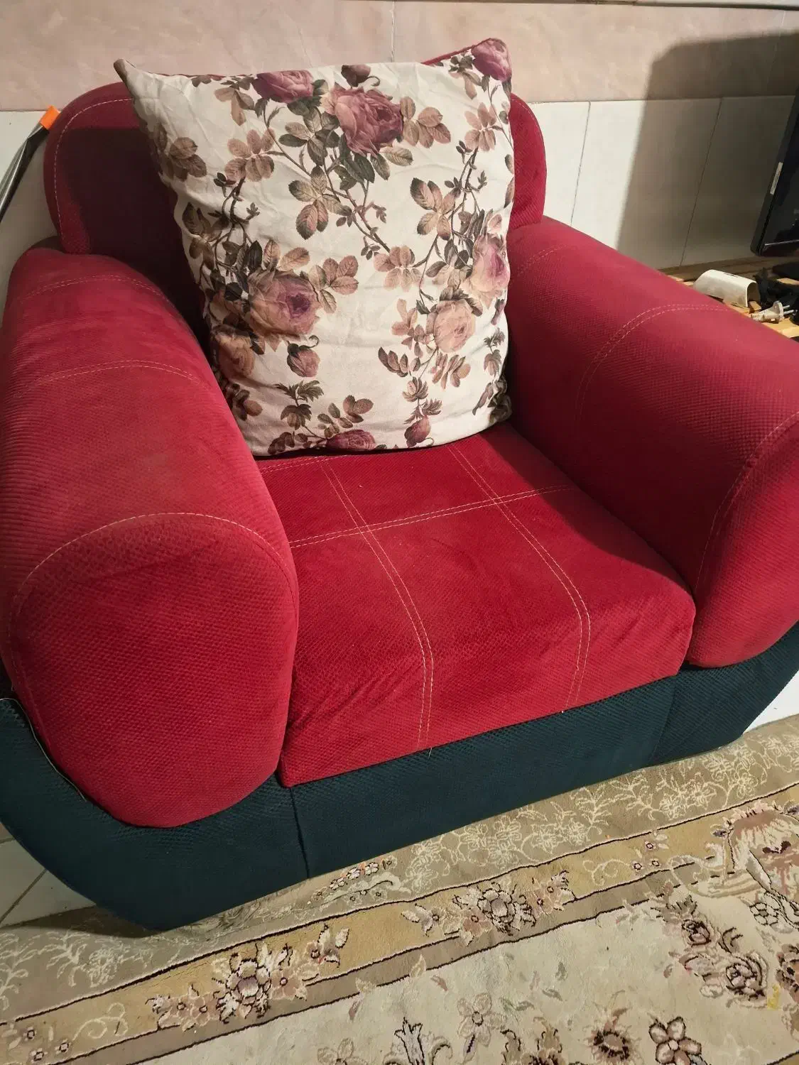 مبلمان ۷ نفره کارکرده و عسلی مبلمان|مبلمان خانگی و میز عسلی|قم, شهرک مهدیه (مدرس)|دیوار