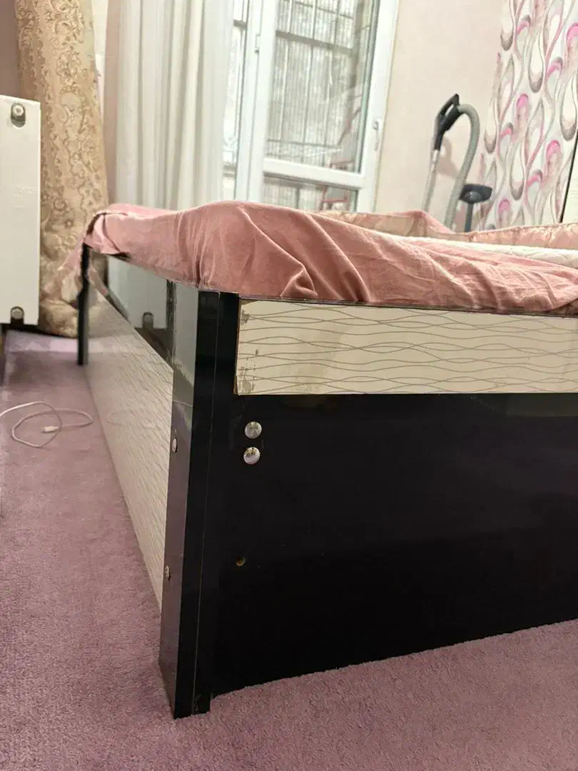 تخت دو نفره MDF سفید مشکی همراه با تشک رویال|تخت و سرویس خواب|محمدیه-قزوین, |دیوار