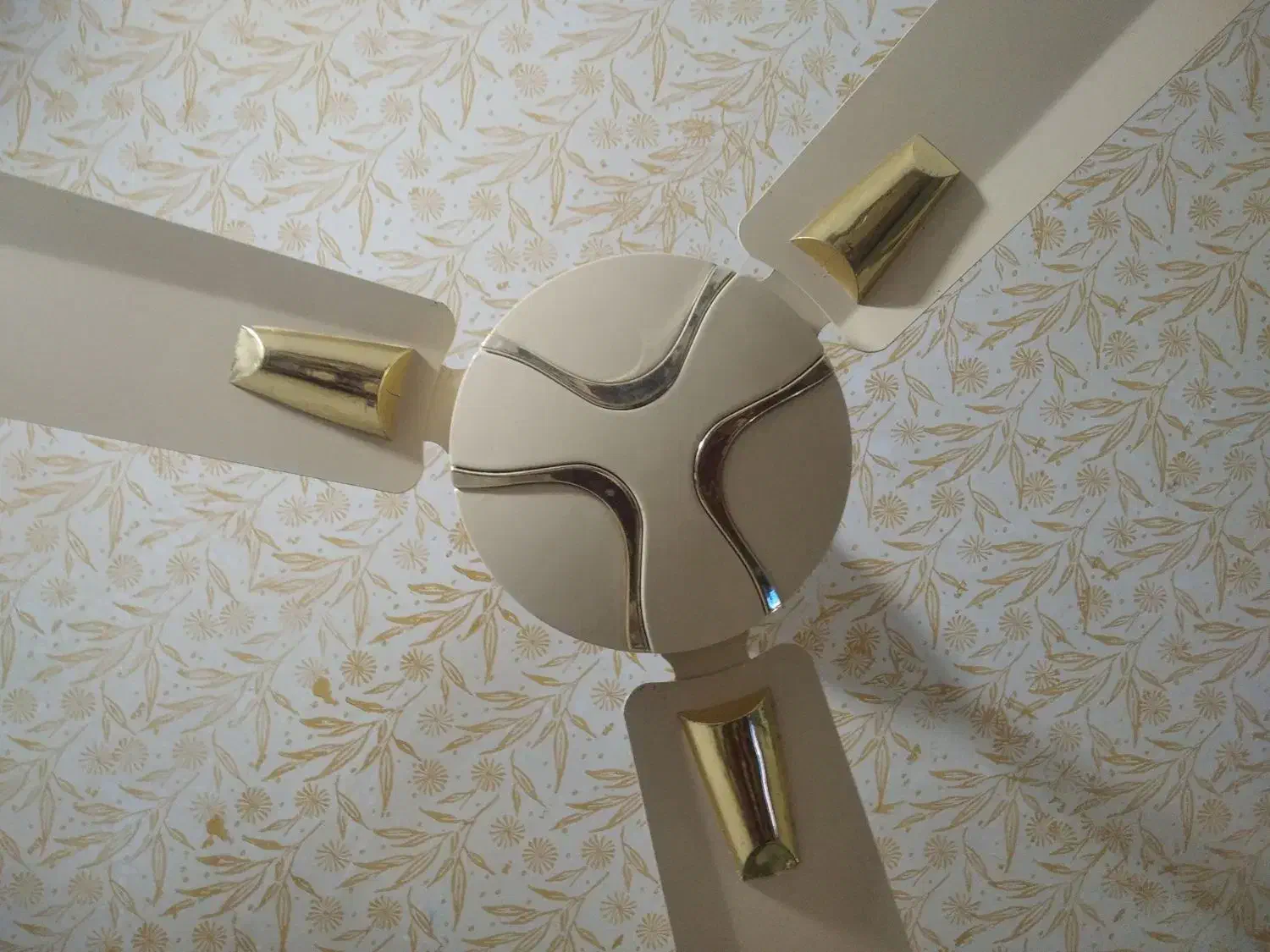 پنکه|پنکه و تصفیه‌کنندهٔ هوا|رومشکان, |دیوار