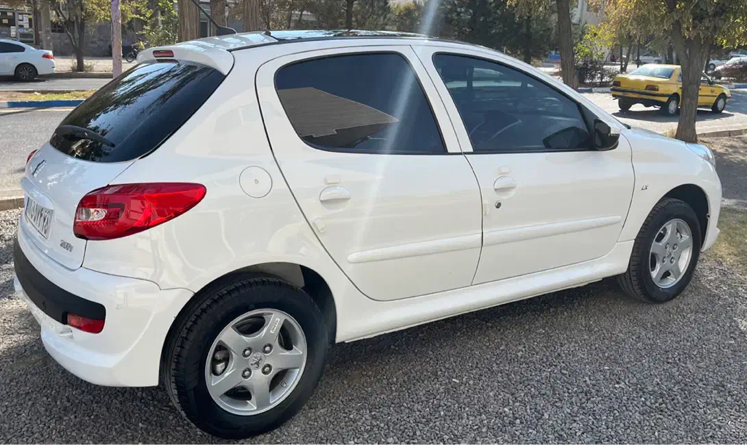 ۲۰۷ پانا ارتقا ( به رویت خشک،۲۵۰۰ کارکرد فول)۱۴۰۳|خودرو سواری و وانت|میانه, |دیوار