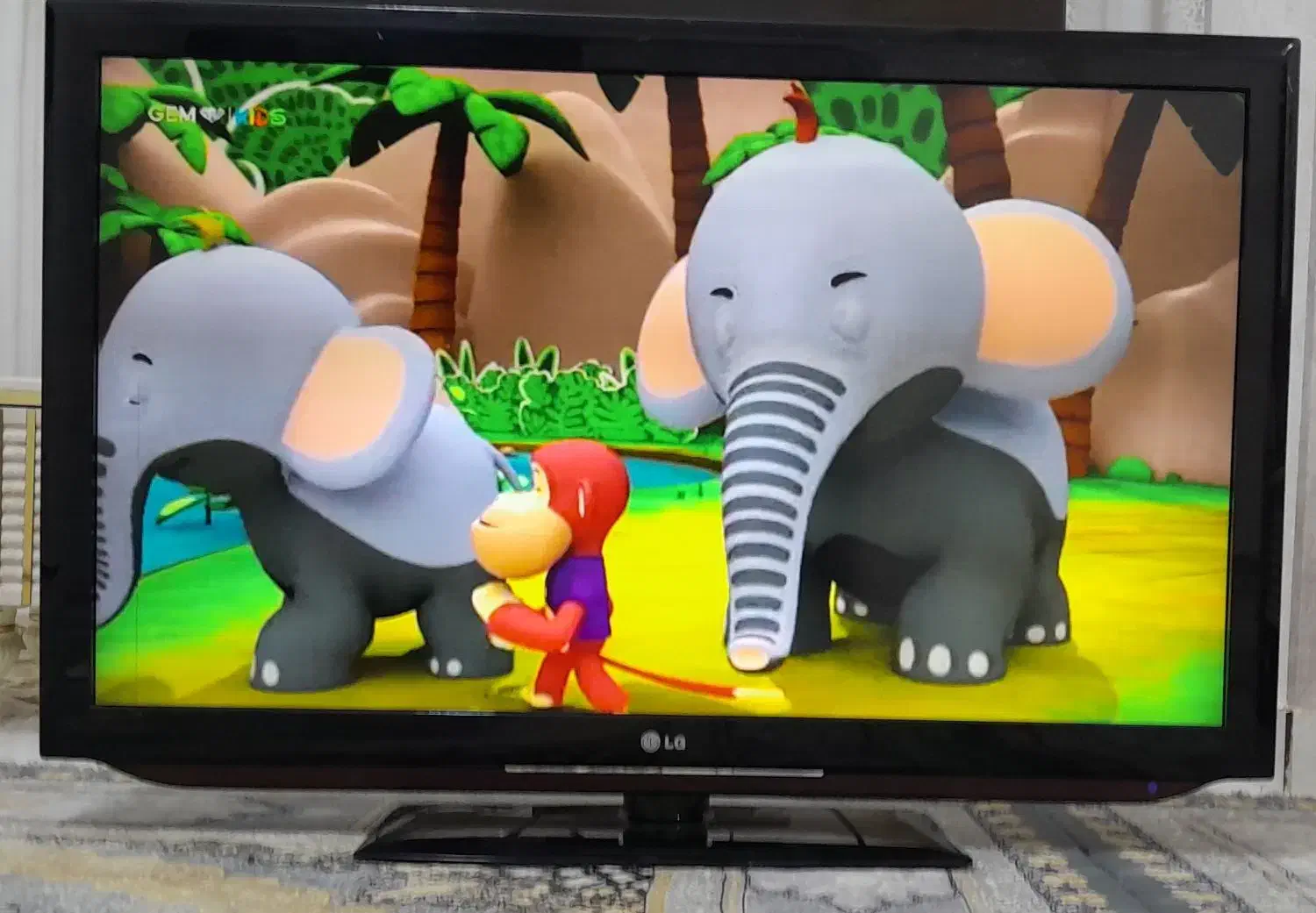 تلویزیون  lG|تلویزیون و پروژکتور|ایلام, |دیوار