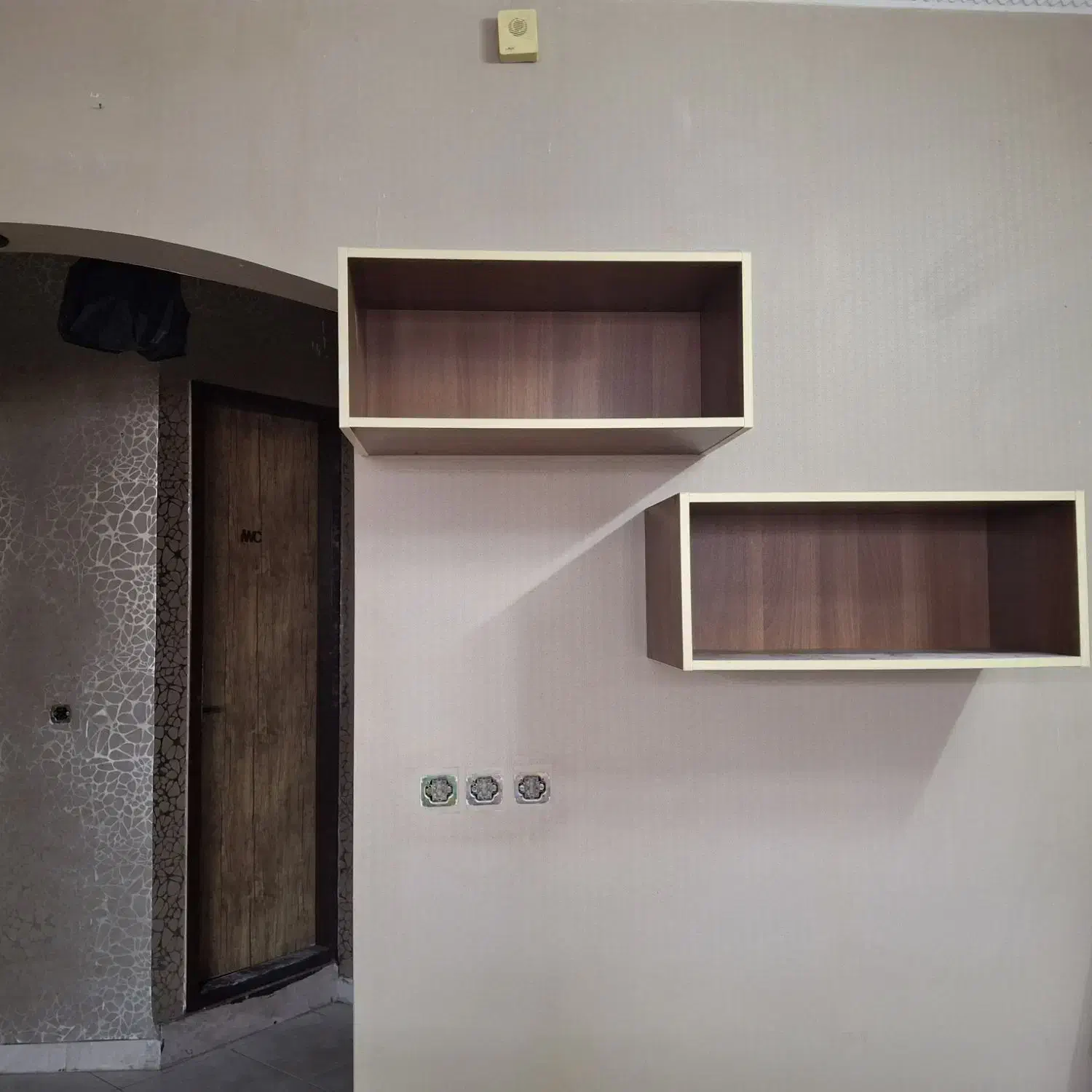 کتابخانه دیواری|کتابخانه، شلف، قفسه‌های دیواری|نیشابور, بنیاد شهید|دیوار