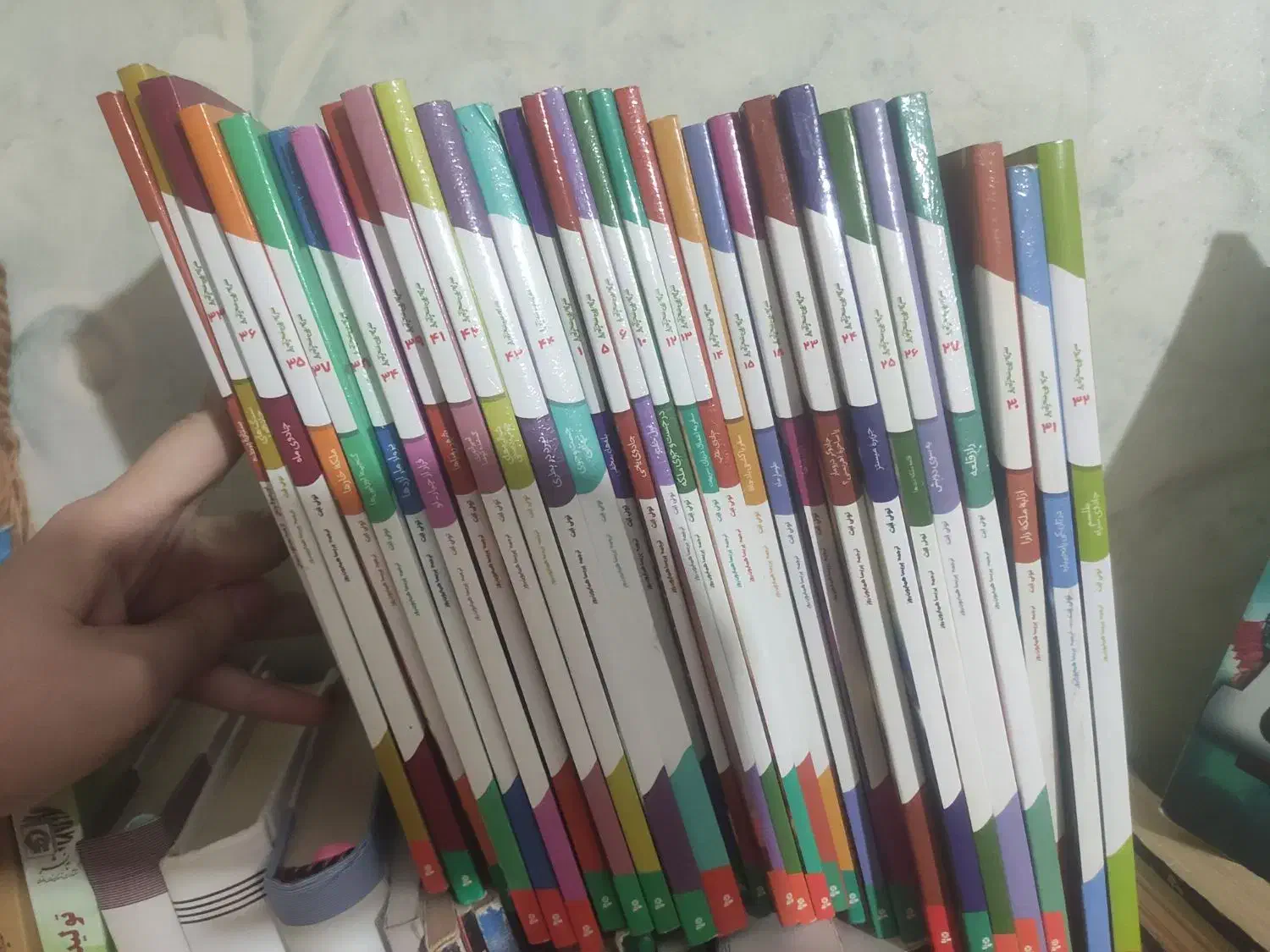 کتاب رمان کودکان و نوجوانان|کتاب و مجله ادبی|محمدشهر, شهرک چمران|دیوار