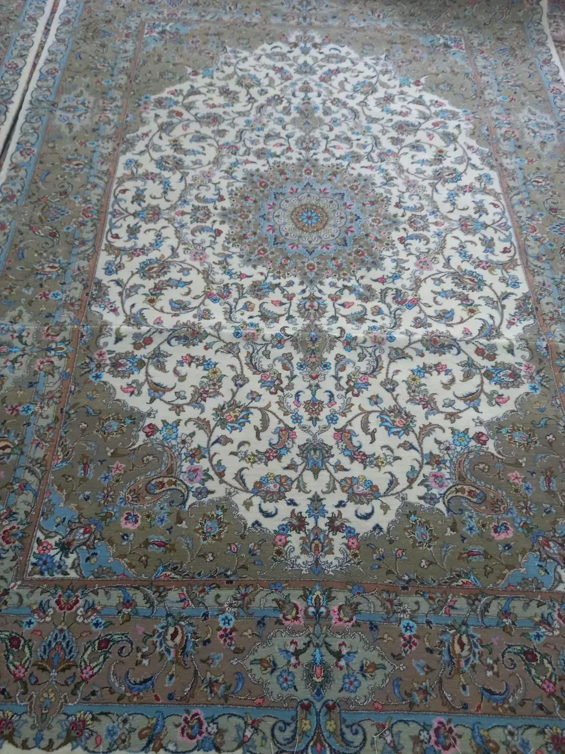 یک جفت فرش ۹ متری کرک ابریشم|فرش|کاشان, پارک لاله|دیوار