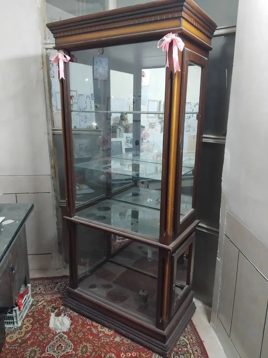 ویترین شیشه ای بزرگ|بوفه، ویترین، کنسول|اصفهان, مارچین|دیوار