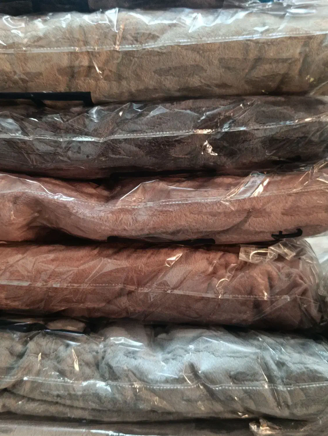 پتو مسافرتی|رختخواب، بالش، پتو|پارسآباد, |دیوار