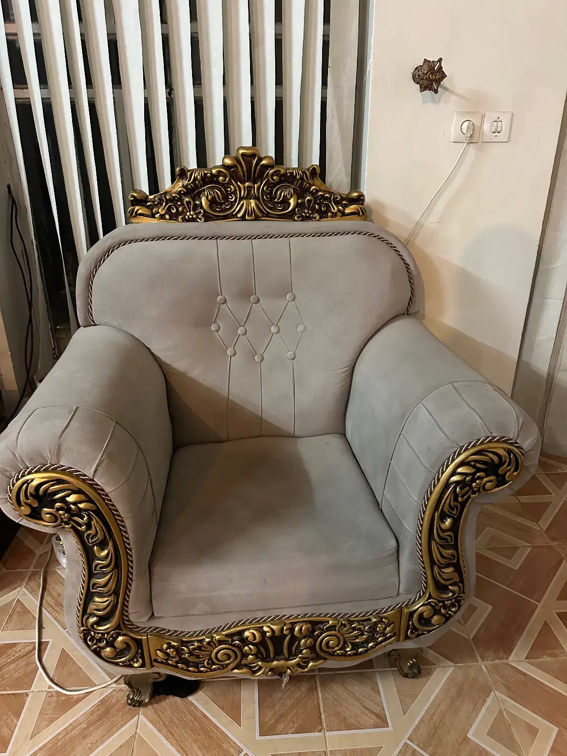 مبل سطلنتی|مبلمان خانگی و میز عسلی|شیراز, پودنک|دیوار