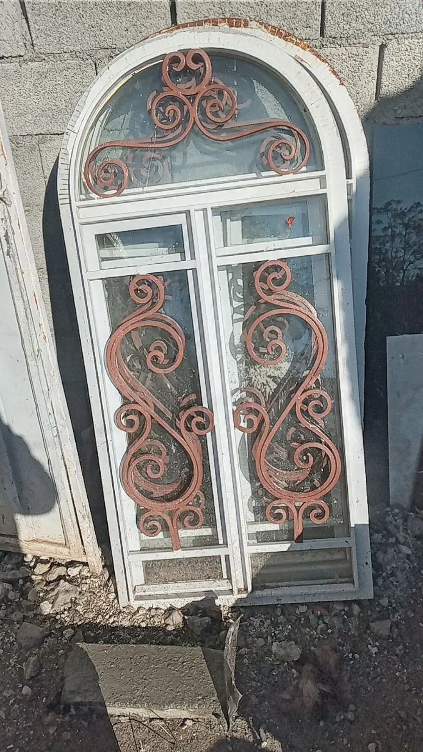 چهار عدد پنجر بزرگ و یک عدد درب حمام|حراج|سیلوانه, |دیوار