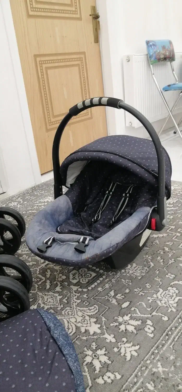 کالسکه و کریر در حد نو|کالسکه و لوازم جانبی|مشهد, صداقیه|دیوار