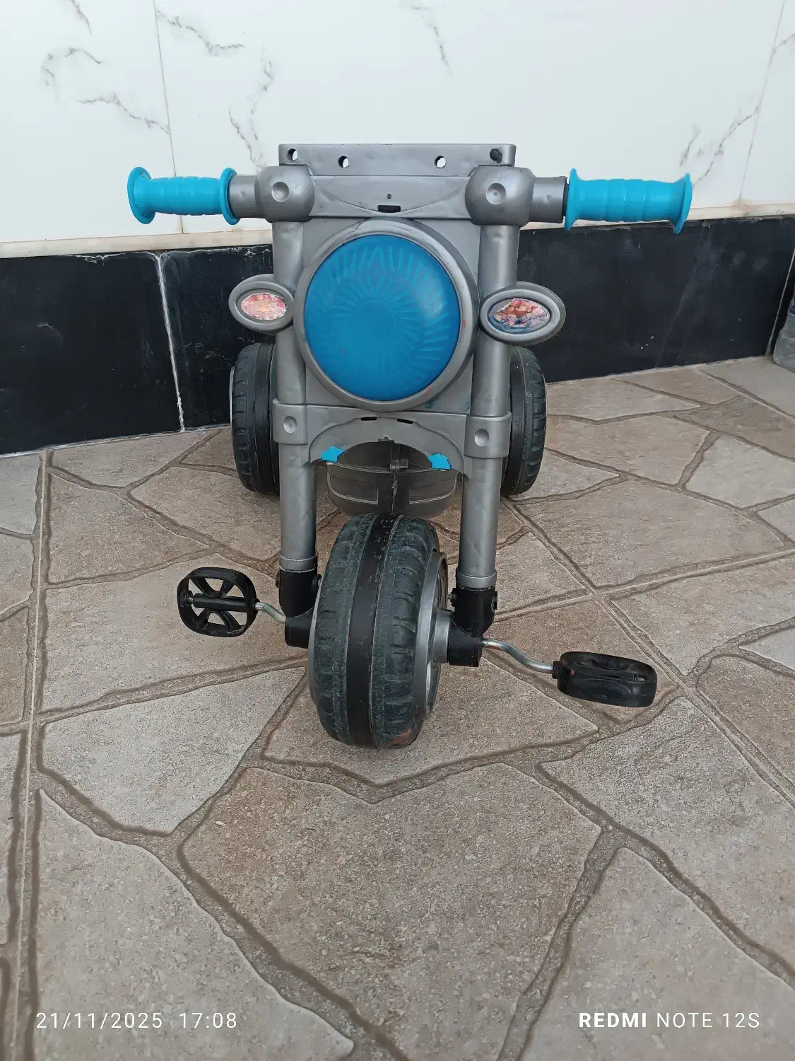 سه چرخه|دوچرخه، اسکیت، اسکوتر|کبودرآهنگ, |دیوار