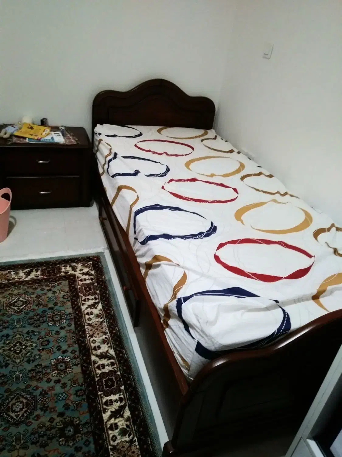 تخت یک نفره چوبی(بدون خوشخواب و بدون پاتختی)|تخت و سرویس خواب|نوشهر, |دیوار